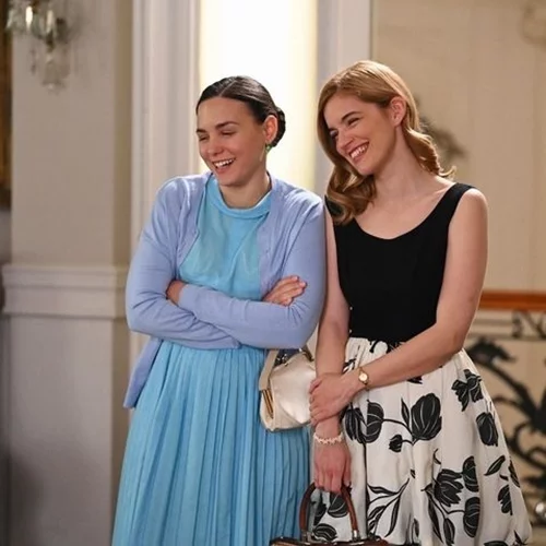 Η Νατάσα Εξηνταβελώνη ανέβασε τα πιο απολαυστικά backstage στιγμιότυπα από τον "Παράδεισο Των Κυριών"