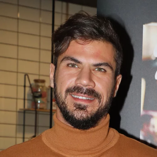 Άκης Πετρετζίκης | Μπαμπάς για πρώτη φορά;