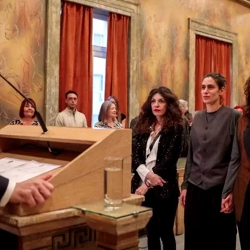 "Η αγάπη νικάει" | H Αλεξία Μπεζίκη και η Δανάη Δεληγεώργη παντρεύτηκαν γράφοντας ιστορία