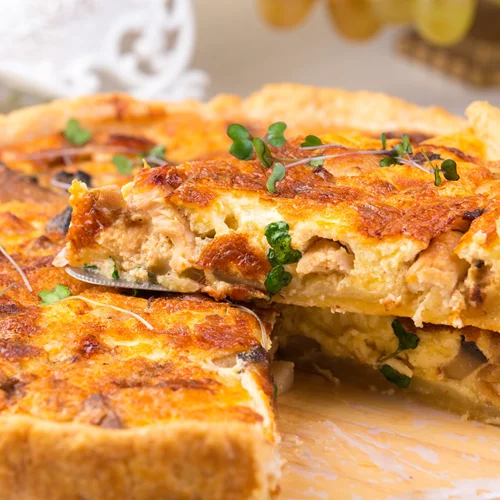 Αφράτη πρασόπιτα με γιαούρτι χωρίς φύλλο | Η πανεύκολη συνταγή της Αργυρώς Μπαρμπαρίγου