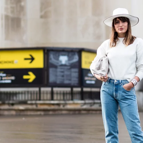 14 updated τρόποι να φορέσεις τα jeans σου την άνοιξη