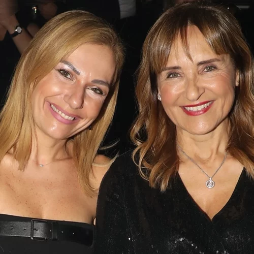 Κορίτσια στον ήλιο | Η Μάρα Ζαχαρέα και η Τίνα Μεσσαροπούλου ποζάρουν με matchy matchy μαύρο μαγιό