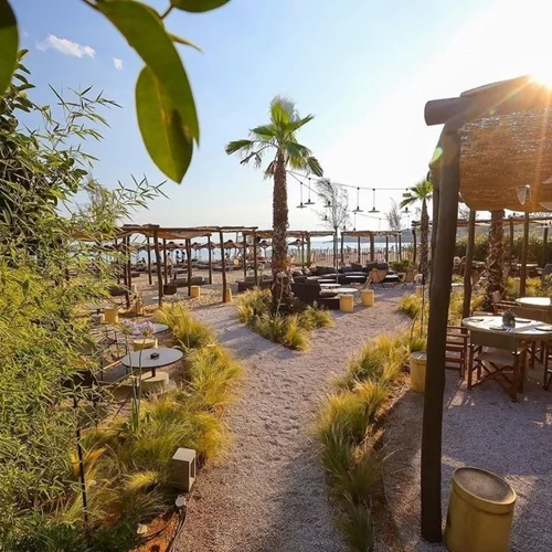 Τhe C Beach Restaurant | Το νέο location στην παραλία της Βούλας καλωσορίζει το ελληνικό καλοκαίρι