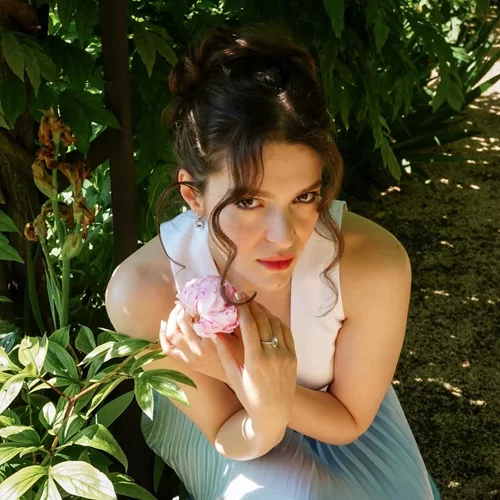 Καλλιόπη Χάσκα | Η εντυπωσιακή εμφάνιση με maxi black dress σε βραδινή έξοδο