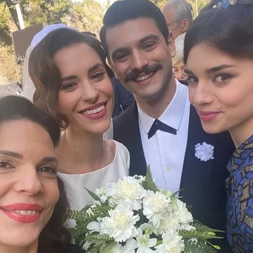 Μια ματιά στα γυρίσματα του "Porto Leone" με τη Μαρίνα Ασλάνογλου | H selfie με τους συμπρωταγωνιστές της και η αποθεωτική ερμηνεία της