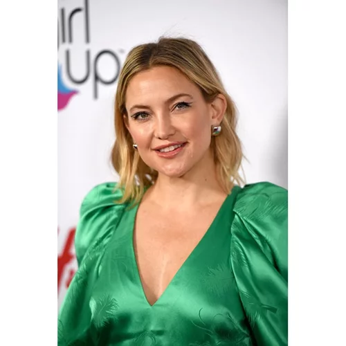 Έξι celebrities μοιράζονται τις αγαπημένες τους χριστουγεννιάτικες συνήθειες