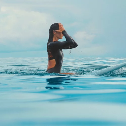 The Surf Collection | Η νέα capsule καλοκαιρινή collection της Oysho με επιλεγμένα ρούχα παραλίας