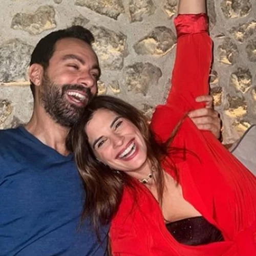 Ο Σάκης Τανιμανίδης εύχεται στη Χριστίνα του | Οι τρυφερές φωτογραφίες με τη σύζυγό του