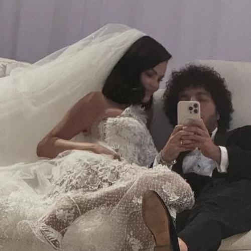 Παντρεύεσαι αυτή την εποχή; Η Selena Gomez δίνει το ιδανικό bridal nail inspo