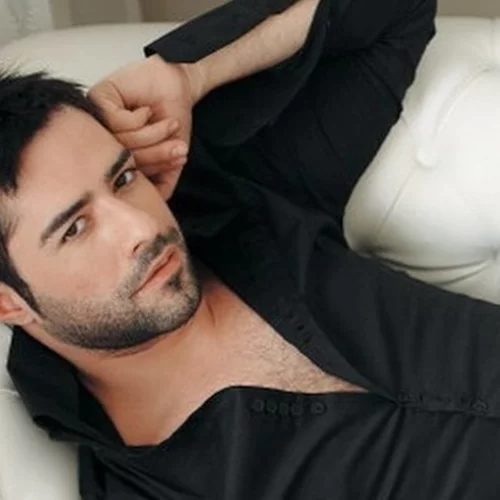 Θυμάσαι τον Γιώργο Χρήστου από το "Fame Story"; Έκανε comeback 21 χρόνια μετά