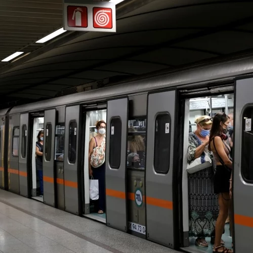 Παραμονή Πρωτοχρονιάς: Ωράριο καταστημάτων και σούπερ μάρκετ - Σύγχυση για τις 2 Ιανουαρίου - Πώς θα κινηθούν τα ΜΜΜ