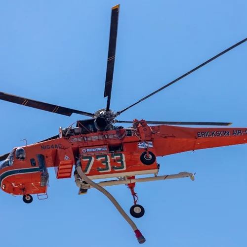 Σε πύρινο κλοιό | Κάηκαν σπίτια στη Σάμο, ενίσχυση δυνάμεων στον Έβρο, συναγερμός στην Κάρυστο (εικόνες-βίντεο)