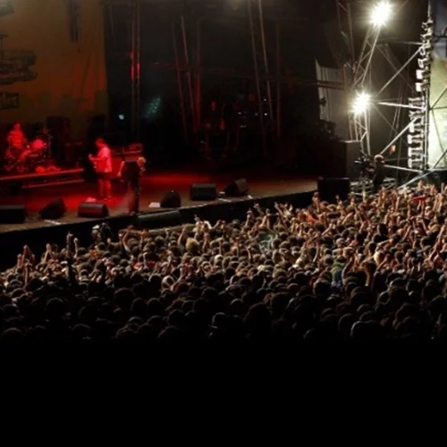 Sex Pistols | Η θρυλική μπάντα επιστρέφει στην αμερικανική σκηνή, μετά από 22 χρόνια