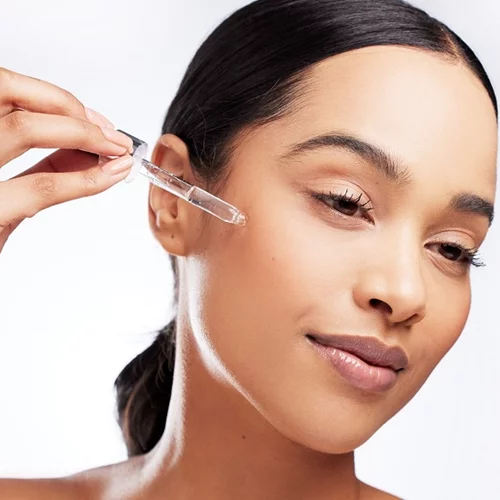 Q&A O'clock | Οι 5 πιο συχνές ερωτήσεις για τη ρετινόλη βρίσκουν απάντηση