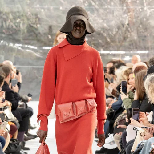 WFH | 7 jumper dresses που θα αναβαθμίσουν το στιλ σου