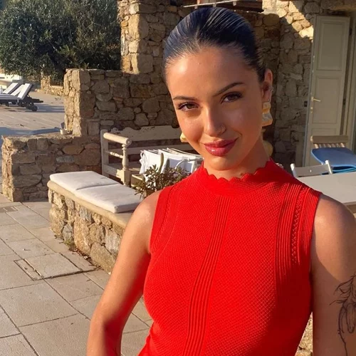 Η Δανάη Λιβιεράτου σε μία σπάνια βραδινή έξοδο με τη μητέρα της, Εύη Αδάμ | Το παρόμοιο στιλ και η εντυπωσιακή ομοιότητα