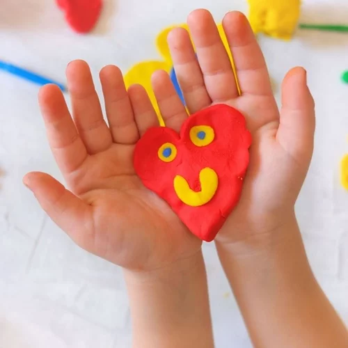 Πώς λένε "σ’ αγαπώ" τα παιδιά ανάλογα με το ζώδιό τους;