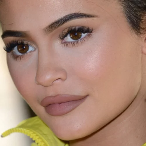 "Είναι πολύ δύσκολο" | Η Kylie Jenner μιλάει ανοιχτά για τις δυσκολίες μετά τον τοκετό