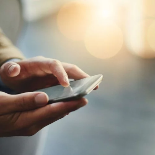 VibeAbroad, μία πλατφόρμα που ενώνει ταξιδιώτες και τοπικούς πολιτισμούς