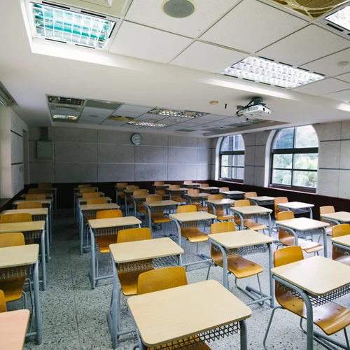 Ανοιξαν τα Λύκεια με θερμομέτρηση και βεβαιώσεις self test στο χέρι - Στα θρανία με τις μάσκες (εικόνες)