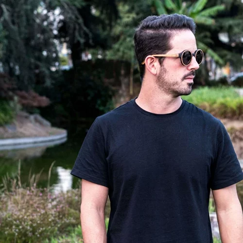 Τι σημαίνει αν φοράς φοράς συνέχεια μαύρα ρούχα