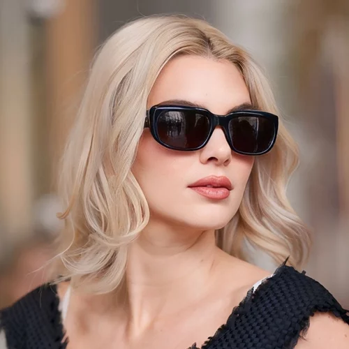 Σκέφτεσαι να κάνεις μια αλλαγή στα μαλλιά σου; Αυτό είναι το χρώμα που υιοθετούν τώρα τα it girls