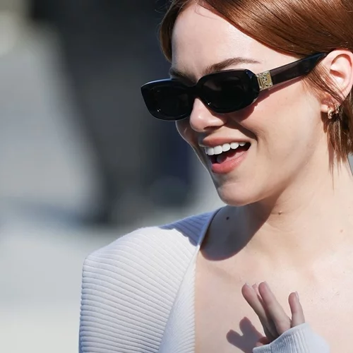 Η Emma Stone μίλησε στα ελληνικά στην πανελλήνια πρώτη προβολή της Βουγονίας στο Μέγαρο Μουσικής Αθηνών (βίντεο)