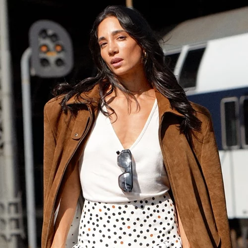 Closet Goals | Αυτή είναι η τσάντα που δεν θα αποχωριστεί η Νάντια Ράπτη φέτος