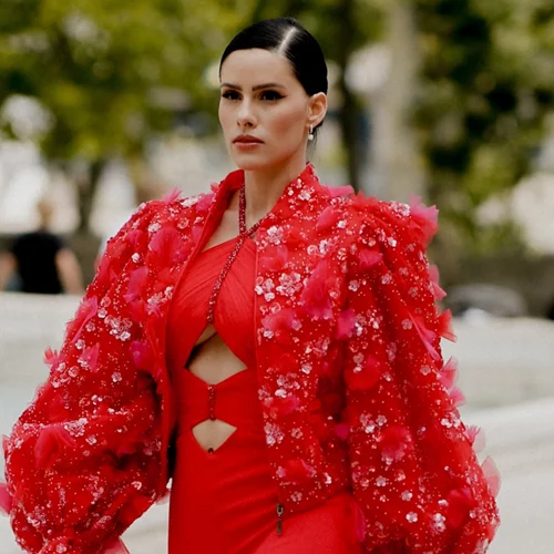 5 γιορτινά outfits για να φορέσεις στο Secret Santa με τις φίλες σου