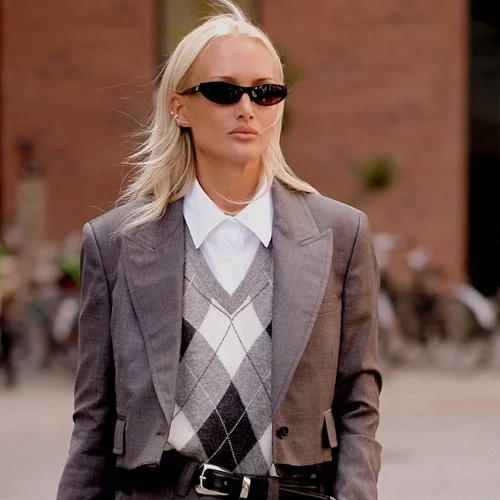 Τα πιο άνετα και cool παπούτσια που φορούν όλες οι fashionistas | Ταιριάζουν με τα πάντα