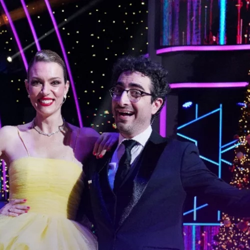 Βίκυ Καγιά | Ποζάρει αγκαλιά με την κόρη της, Μπιάνκα στο εορταστικό DWTS