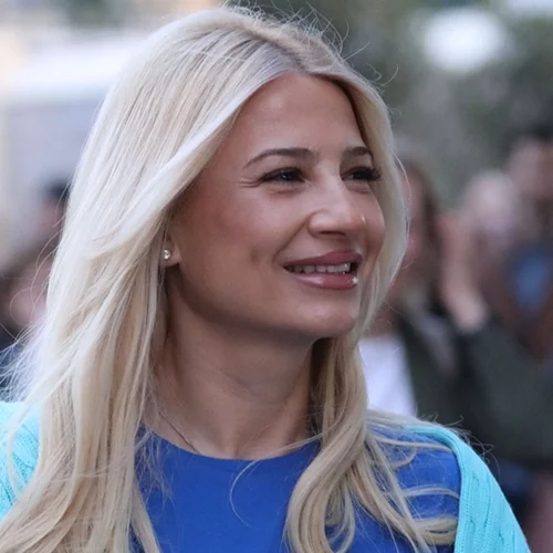 Η σπάνια φωτογραφία της Φαίης Σκορδά με τον γιο της