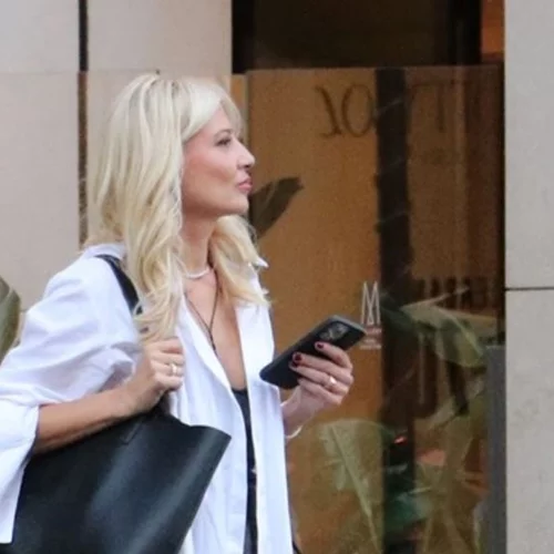 Η Φαίη Σκορδά για αγορές σε μπουτίκ γαλλικού οίκου μόδας