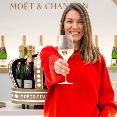 Sip, paint and share the love | Μια ξεχωριστή βραδιά αφιερωμένη στον έρωτα