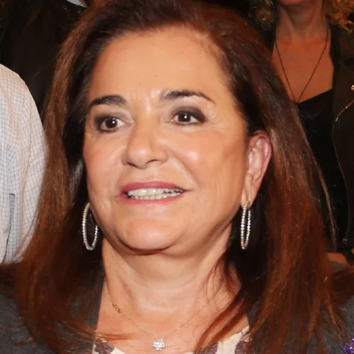 Ντόρα Μπακογιάννη | "Ανοίγει" το σπίτι της στην πρώτη εμφάνιση μετά την αποκάλυψη του προβλήματος υγείας