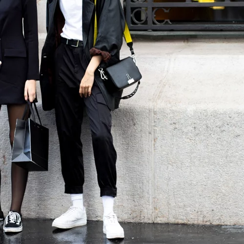 Βρήκαμε τα 10 ζευγάρια sneakers που είναι ιδανικά για κάθε περίσταση