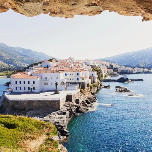 Το ελληνικό νησί που επιλέγουν οι Γερμανοί για τις διακοπές τους - "Ο νέος ανεξερεύνητος παράδεισος της Μεσογείου"