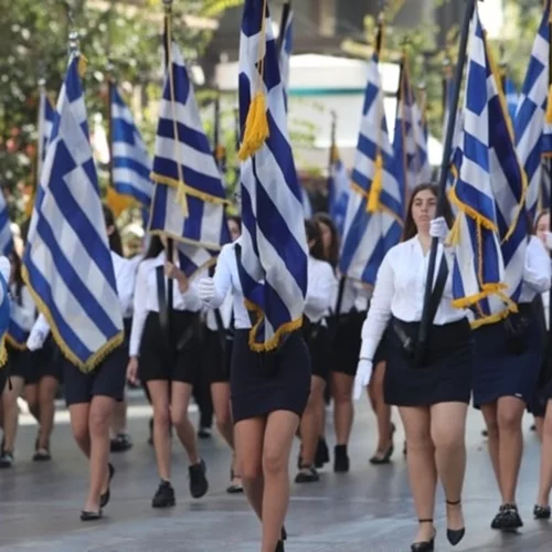 "Ψηλές, αδύνατες και κατά προτίμηση καστανές" - Σάλος με γυμναστή στην Πάτρα που έκανε "κάστινγκ" για την παρέλαση