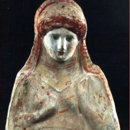 Η εντυπωσιακή γυναικεία προτομή στο αρχαιολογικό μουσείο της Αμφίπολης