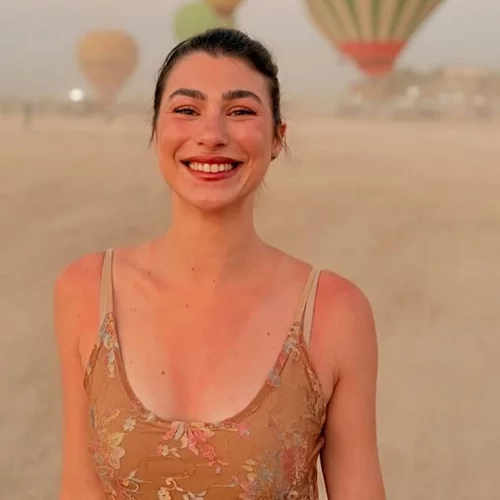 Η Χρύσα Μιχαλοπούλου δείχνει τον γιο της, Κίμωνα να τρώει μύδια στο πιο γλυκό βίντεο