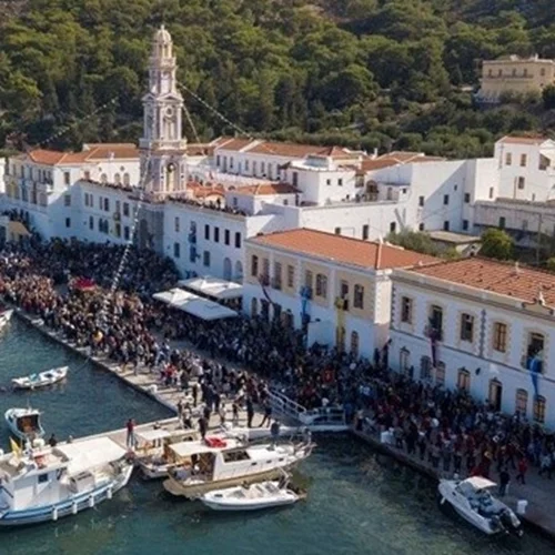 Πανορμίτης | Το μοναστήρι του Αρχαγγέλου Μιχαήλ στη Σύμη συγκινεί και προσελκύει χιλιάδες πιστούς