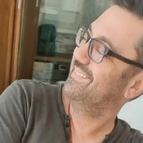 Γιώργος Θεοφάνους | Οι πρώτες φωτογραφίες μετά το σοβαρό χειρουργείο και το δημόσιο μήνυμα