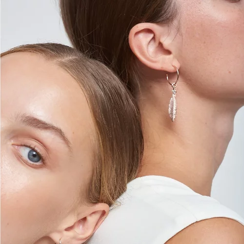 Η VOGUE Watch & Jewellery συνεργάζεται με το RISE Club στηρίζοντας μητέρες για την επιστροφή τους στην αγορά εργασίας