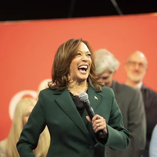 Ο Bruce Springsteen στον προεκλογικό αγώνα με τους Barack Obama και Κamala Harris