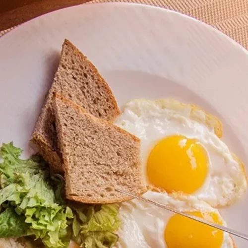 Πόσα αυγά κάνει να τρώμε τελικά μέσα στην εβδομάδα;