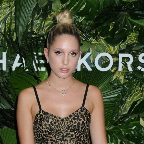 Μαρία Ολυμπία | Πάρε έμπνευση για το look της αποφοίτησής σου από την εμφάνισή της όταν πήρε πτυχίο ο αδελφός της