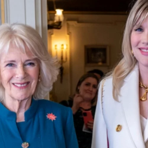 Η δούκισσα της Κορνουάλης συνάντησε τη σωσία της από τη σειρά ''The Crown''