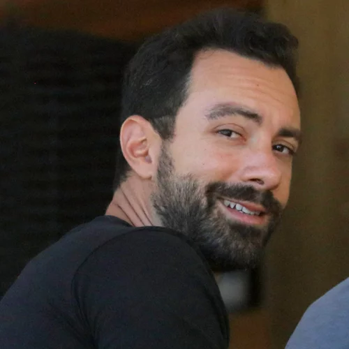 Ο Σάκης Τανιμανίδης έκανε το πρώτο του τατουάζ live στο "The Reunion"