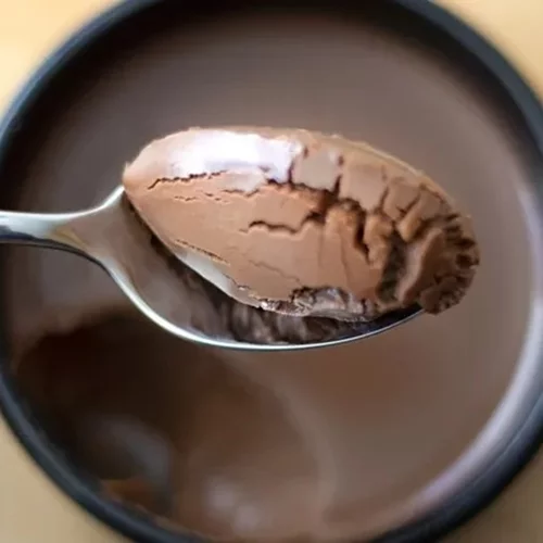 Η απόλυτη mocha mousse | Αφράτη, σοκολατένια και έτοιμη σε 10 λεπτά!