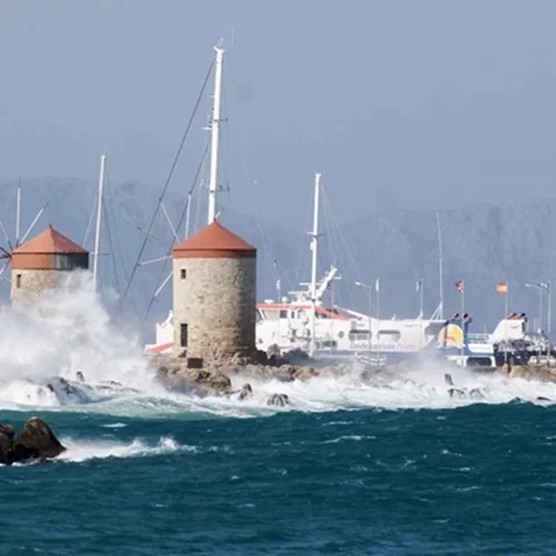 Ο καιρός σήμερα | Στους 36 βαθμούς το θερμόμετρο - Τα 8 μποφόρ φτάνουν οι άνεμοι